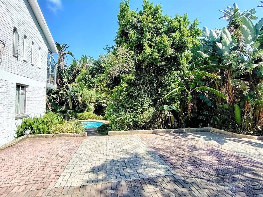 6 Bedroom Property for Sale in Abbotsford Eastern Cape